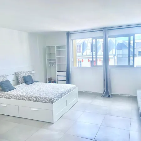 Le Petit Canotier Апартаменты *